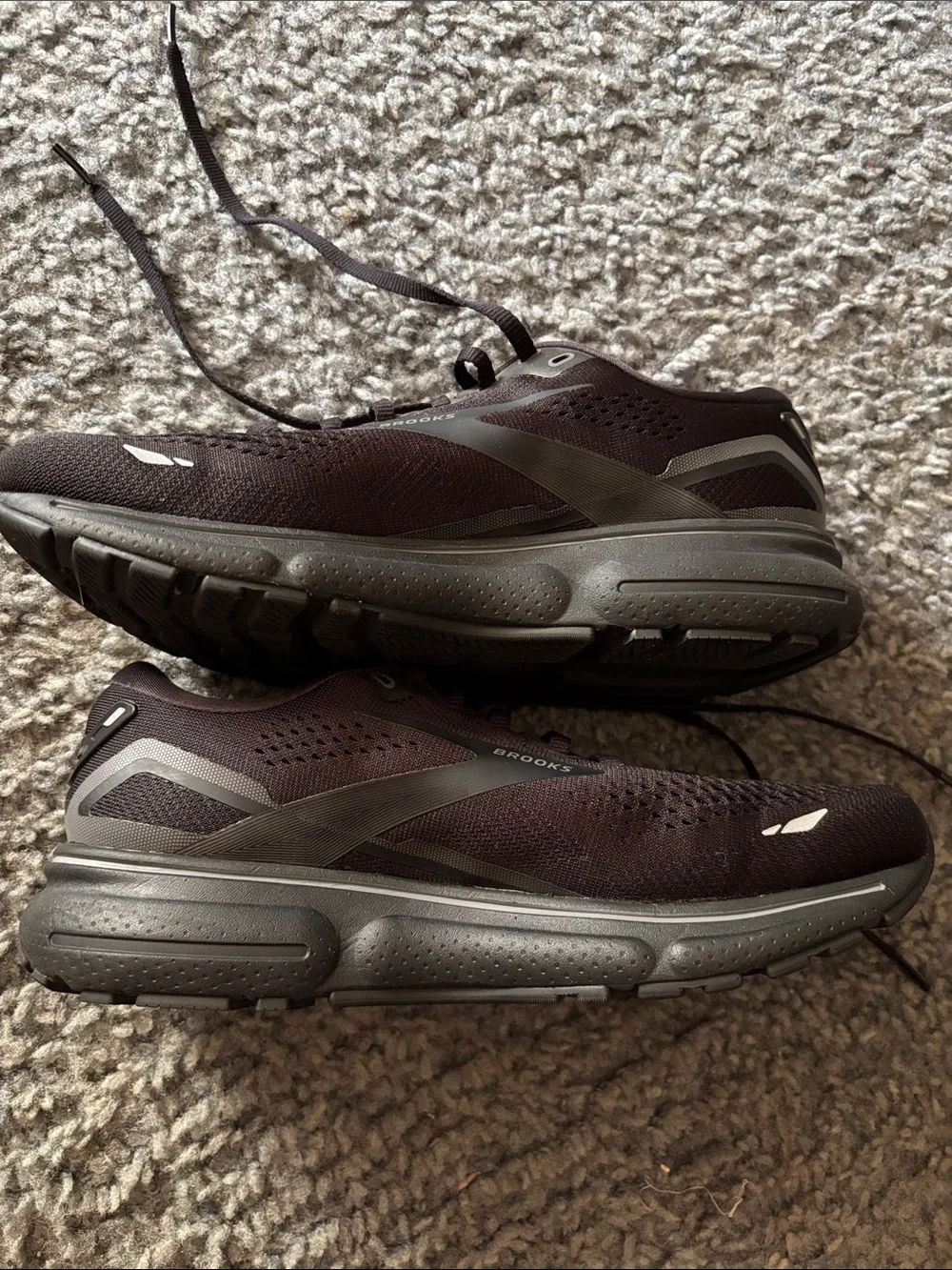 Brooks Ghost 15 Women’s Athletic Shoes — Black 8.5 Wide